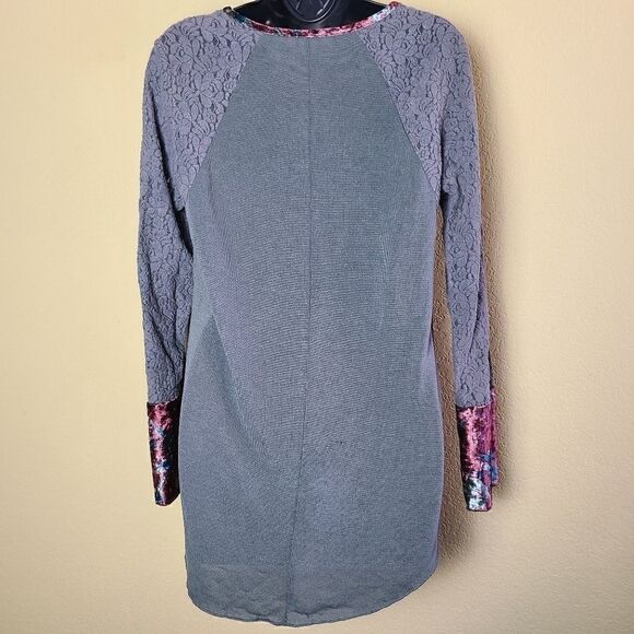 Simply Noelle Velvet Accented Top - Picture 5 of 8